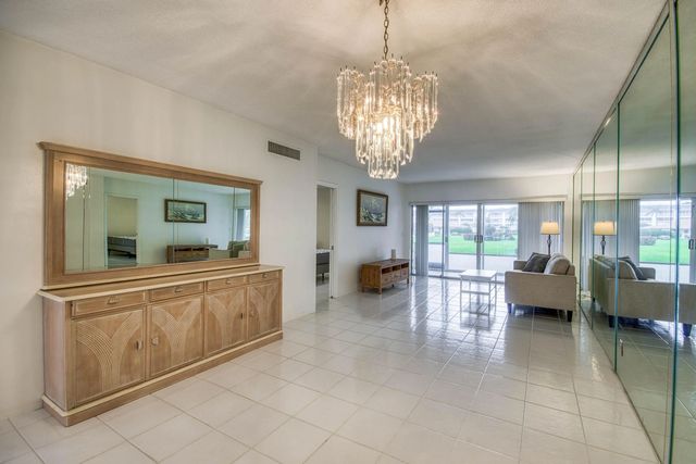 2 of 20 - 3351 Spanish Trail #113, Delray Beach, FL