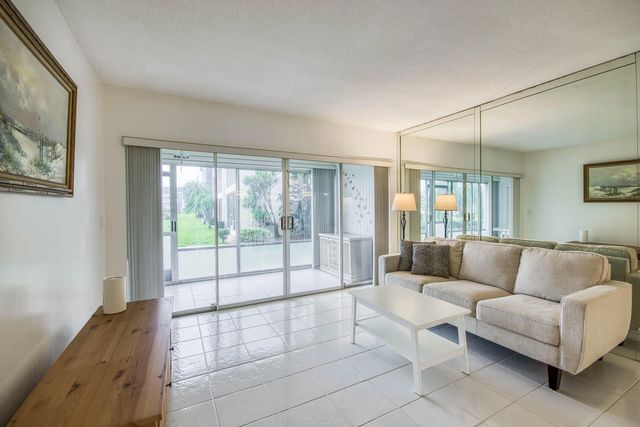 4 of 20 - 3351 Spanish Trail #113, Delray Beach, FL
