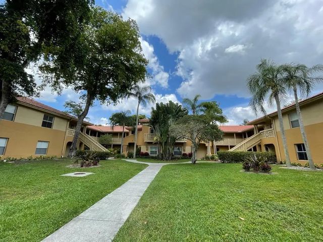 4783 Via Palm Lakes #104, West Palm Beach
