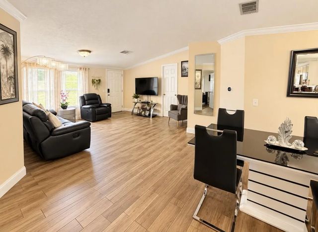 5 of 30 - 76 Plantation Boulevard, Lake Worth, FL