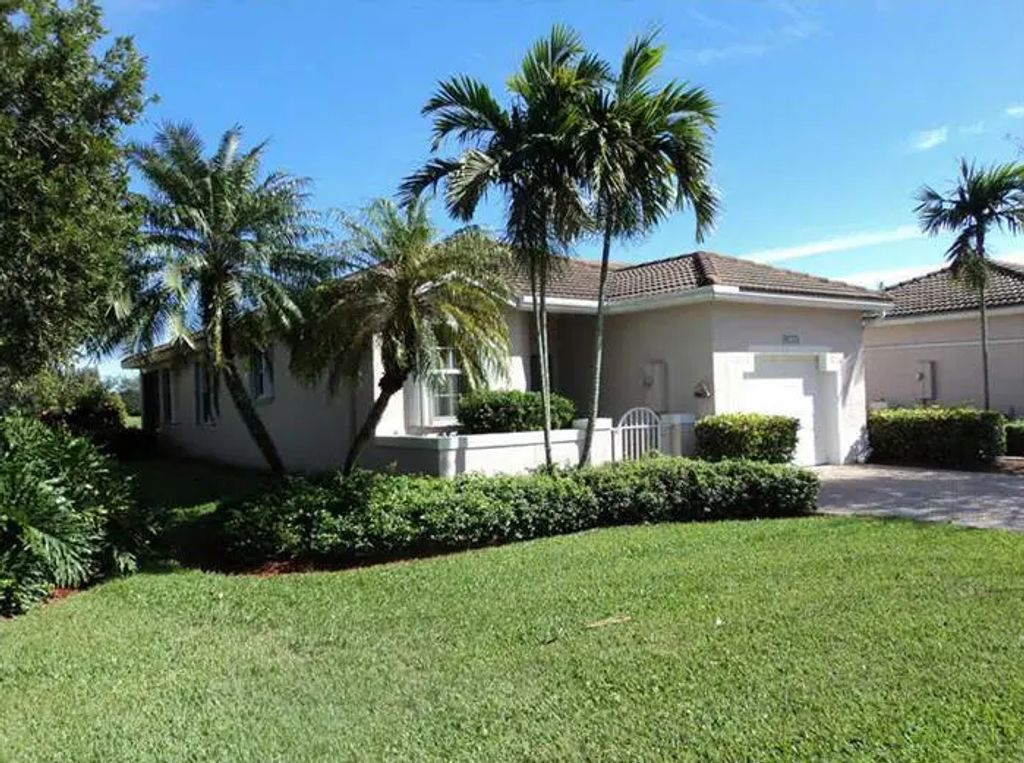 2451 Aragon Boulevard #1, Sunrise