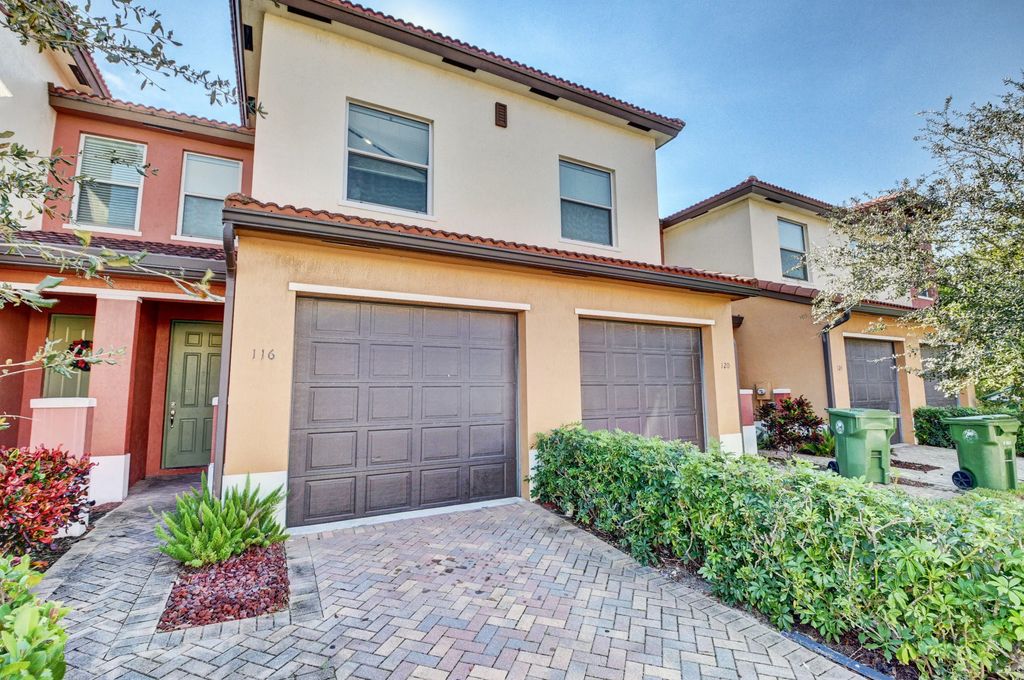 116 Harrington Court, Palm Springs