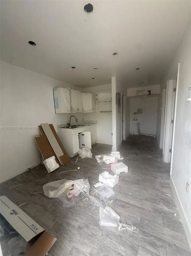 3 of 13 - 3745 Nw 22nd Court, Miami, FL