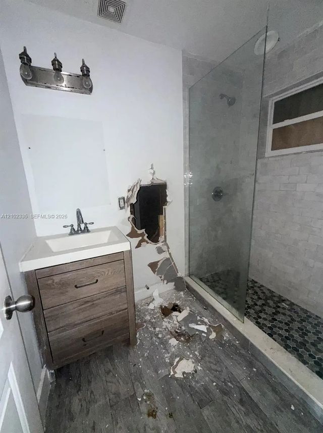 4 of 13 - 3745 Nw 22nd Court, Miami, FL