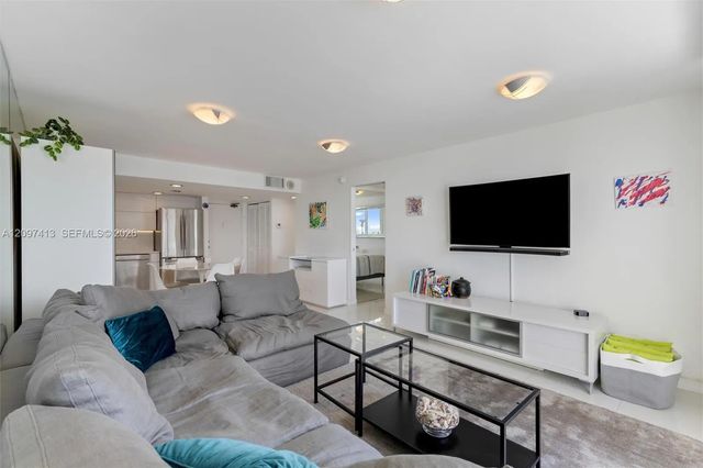 5 of 28 - 345 Ocean Drive #1012, Miami Beach, FL