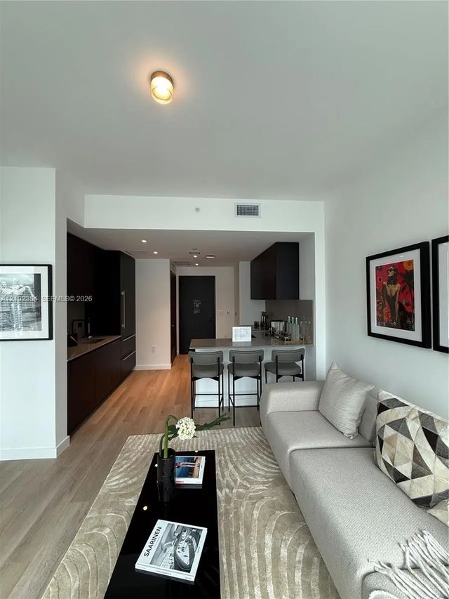 3 of 13 - 20 Ne 11th Street #2909, Miami, FL