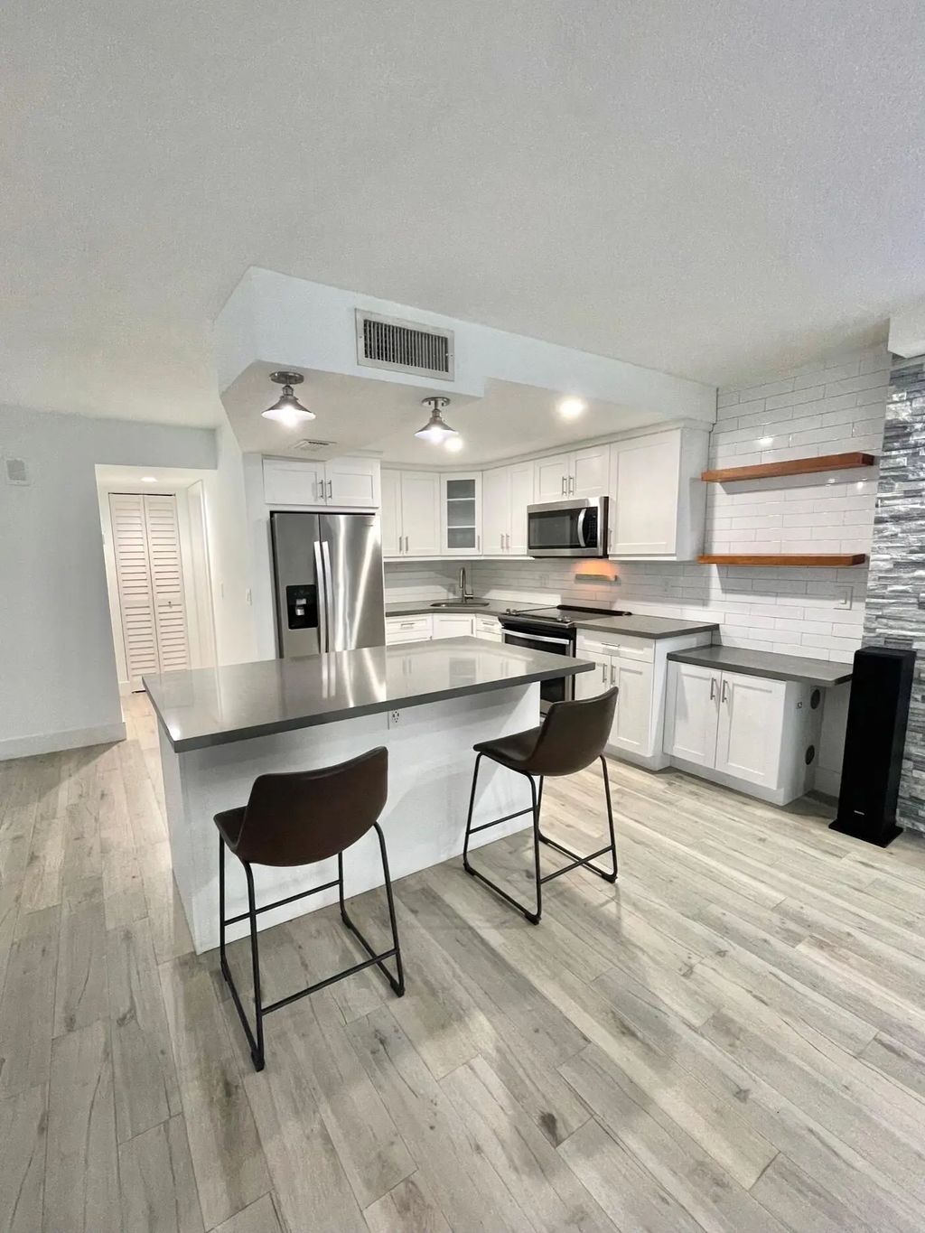342 Southwind Drive #123, North Palm Beach