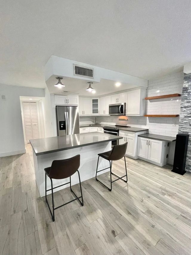 342 Southwind Drive #123, North Palm Beach