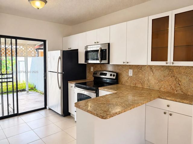 3 of 11 - 2775 W 61st Street #102, Hialeah, FL