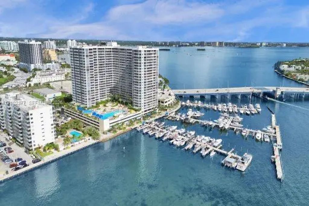 7601 E Treasure Drive #ph116, North Bay Village