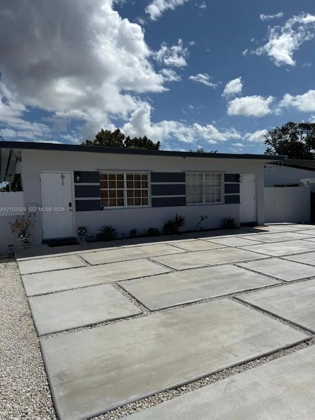 831 Nw 24th Avenue, Miami