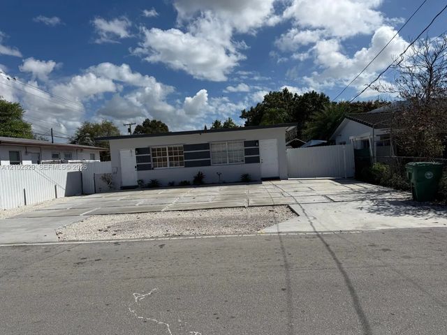 4 of 34 - 831 Nw 24th Avenue, Miami, FL