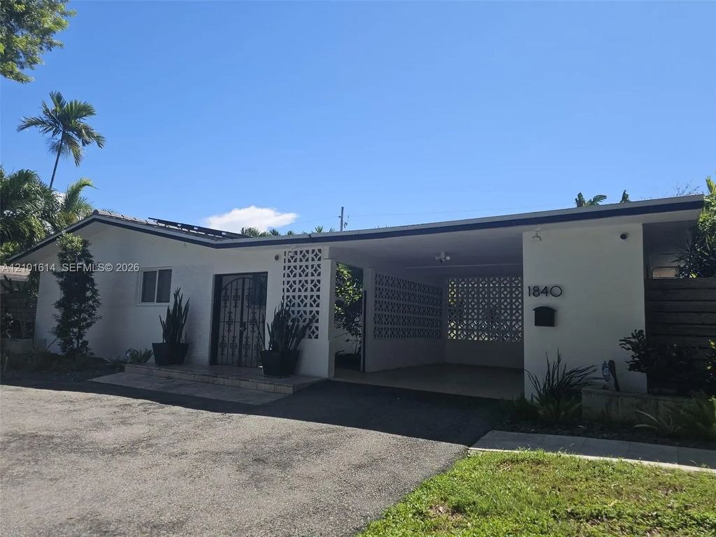 1840 Ne 42nd Street, Oakland Park