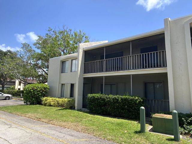 150 Pineview Road #h8, Jupiter