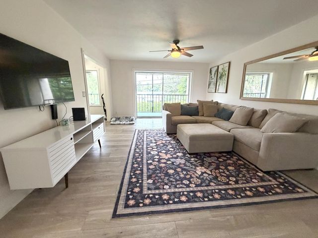 4 of 15 - 150 Pineview Road #h8, Jupiter, FL