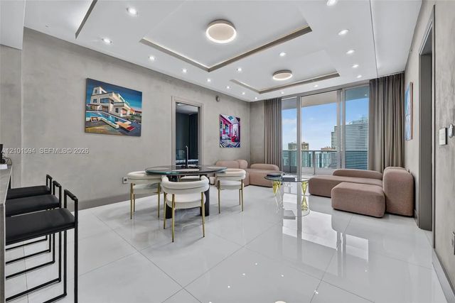 200 Biscayne Boulevard Way #5010, Miami