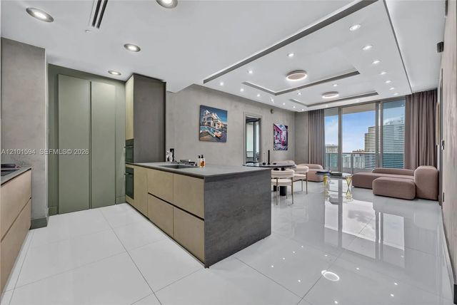 4 of 26 - 200 Biscayne Boulevard Way #5010, Miami, FL