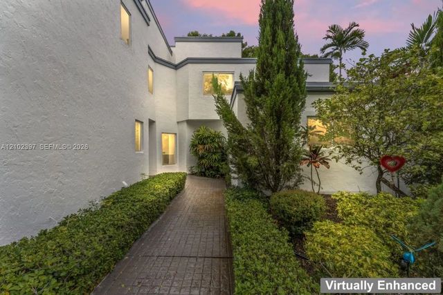 2 of 95 - 20205 W Oak Haven Circle, Miami, FL