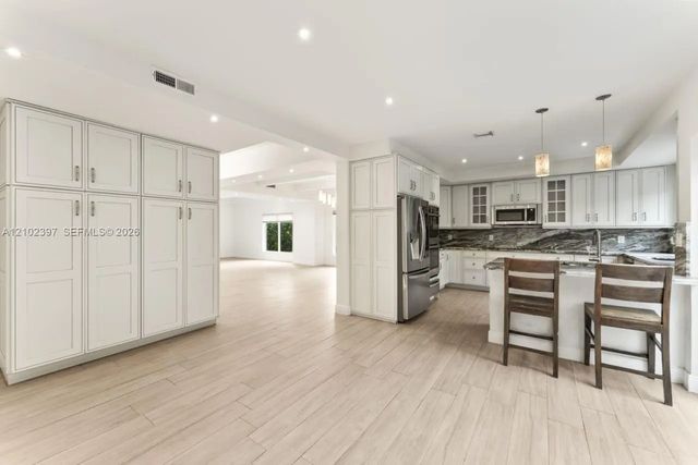 4 of 95 - 20205 W Oak Haven Circle, Miami, FL