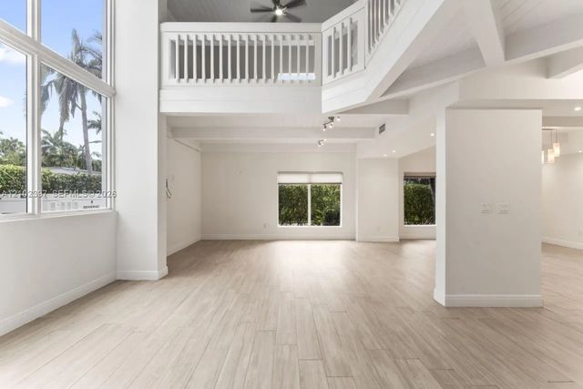 5 of 95 - 20205 W Oak Haven Circle, Miami, FL