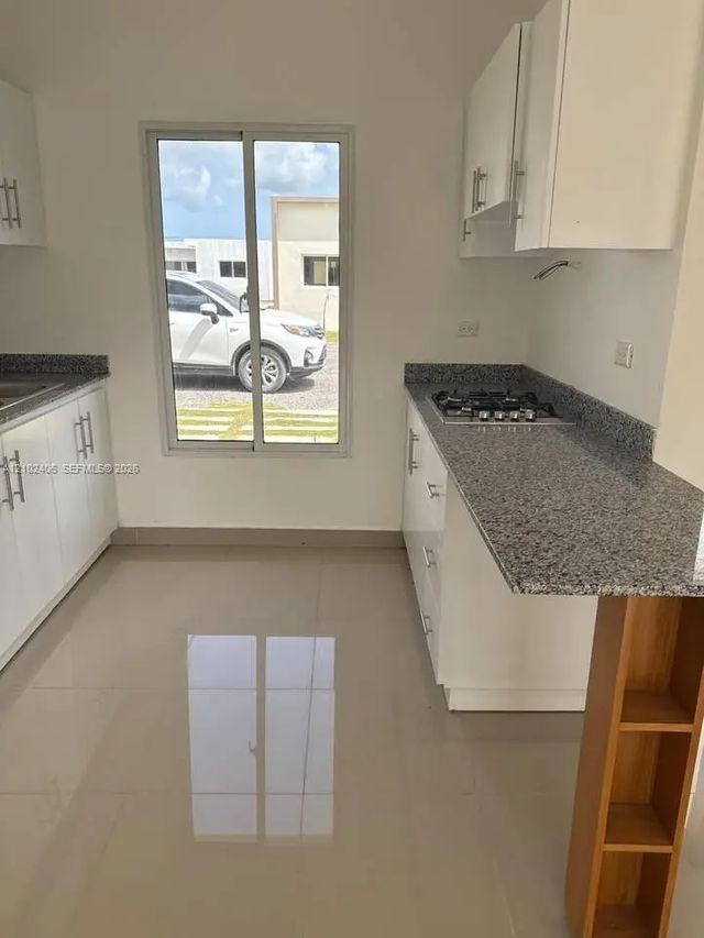 4 of 12 - 1 Villa Katari, , 