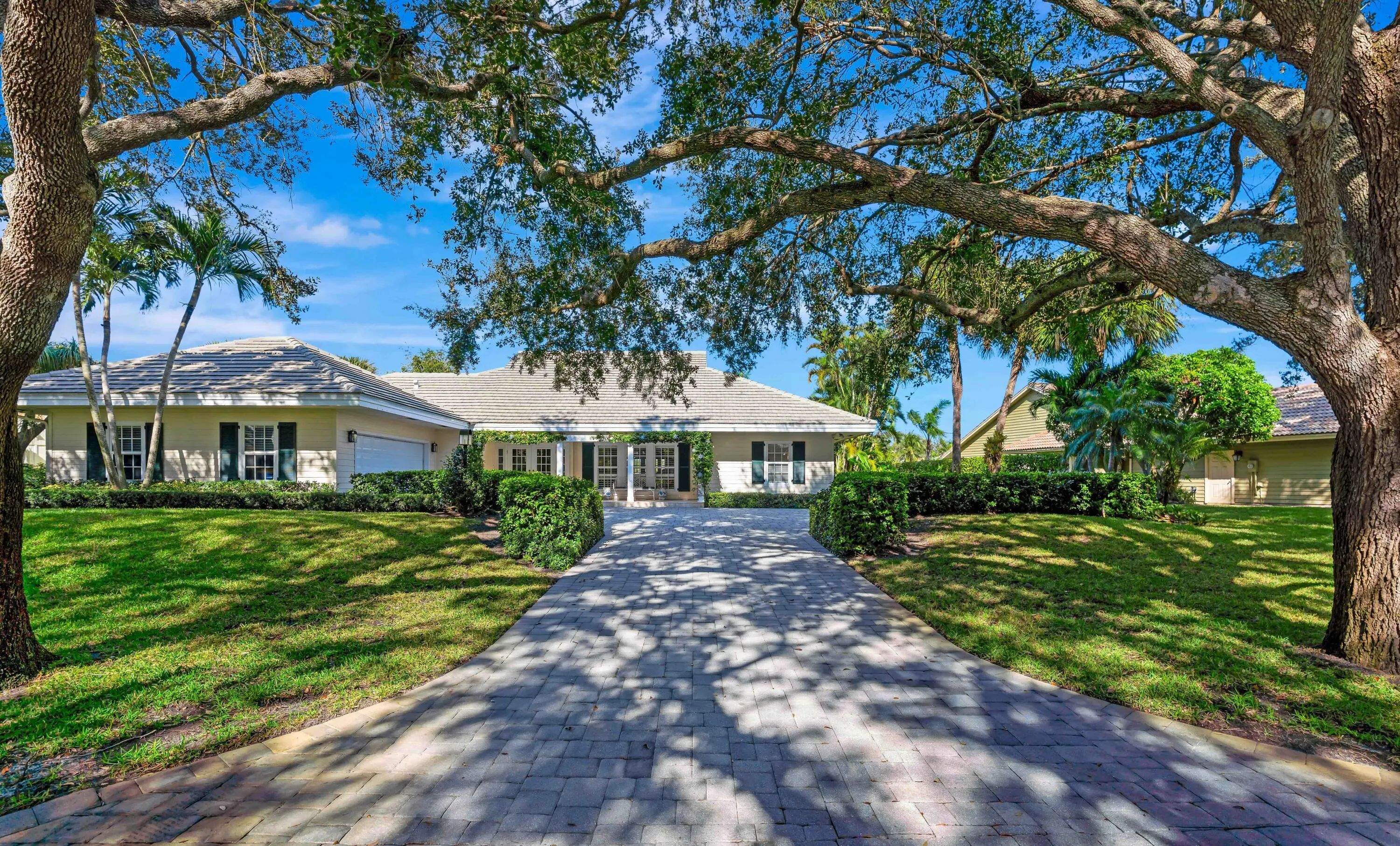 Photos for MLS B26085454 - 33469