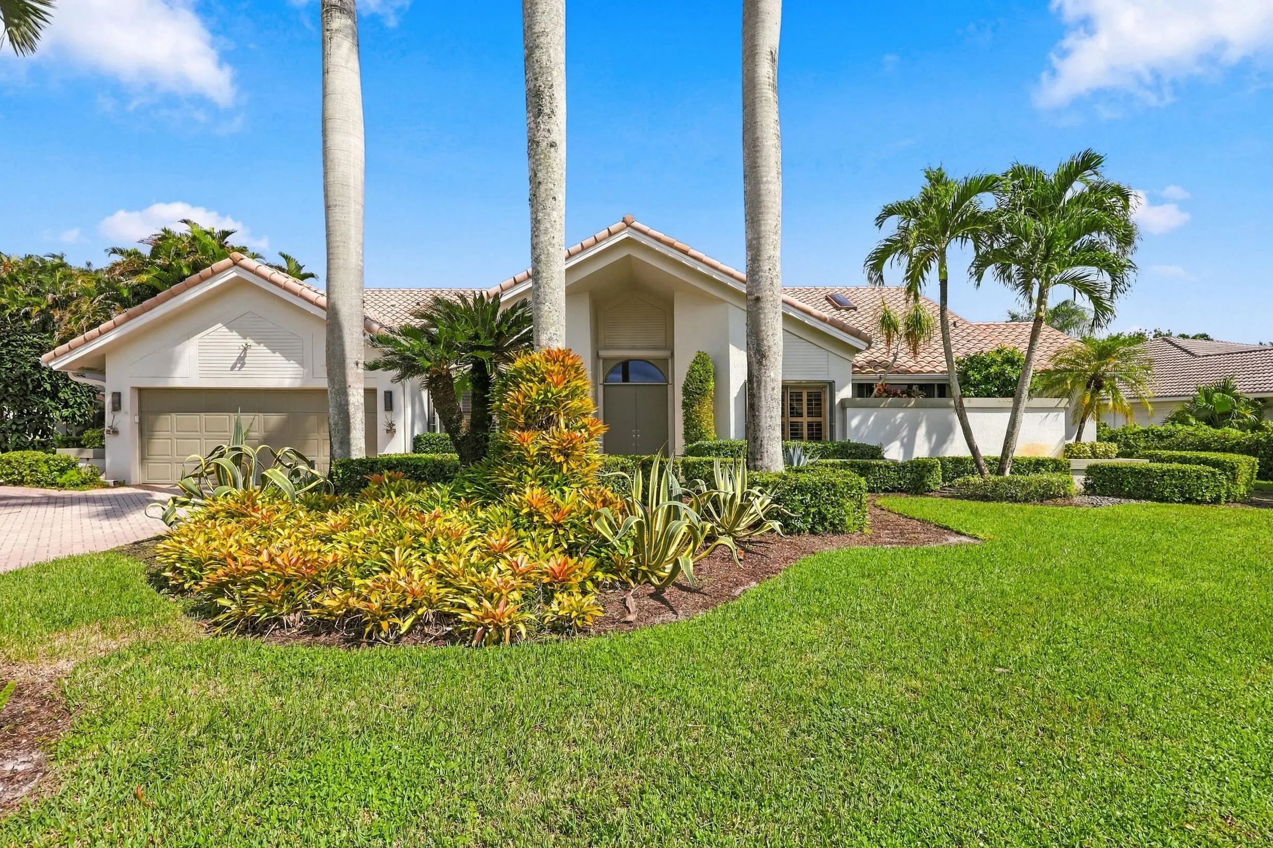 Residential  17556 Charnwood Drive 33498 - MLS B26086113