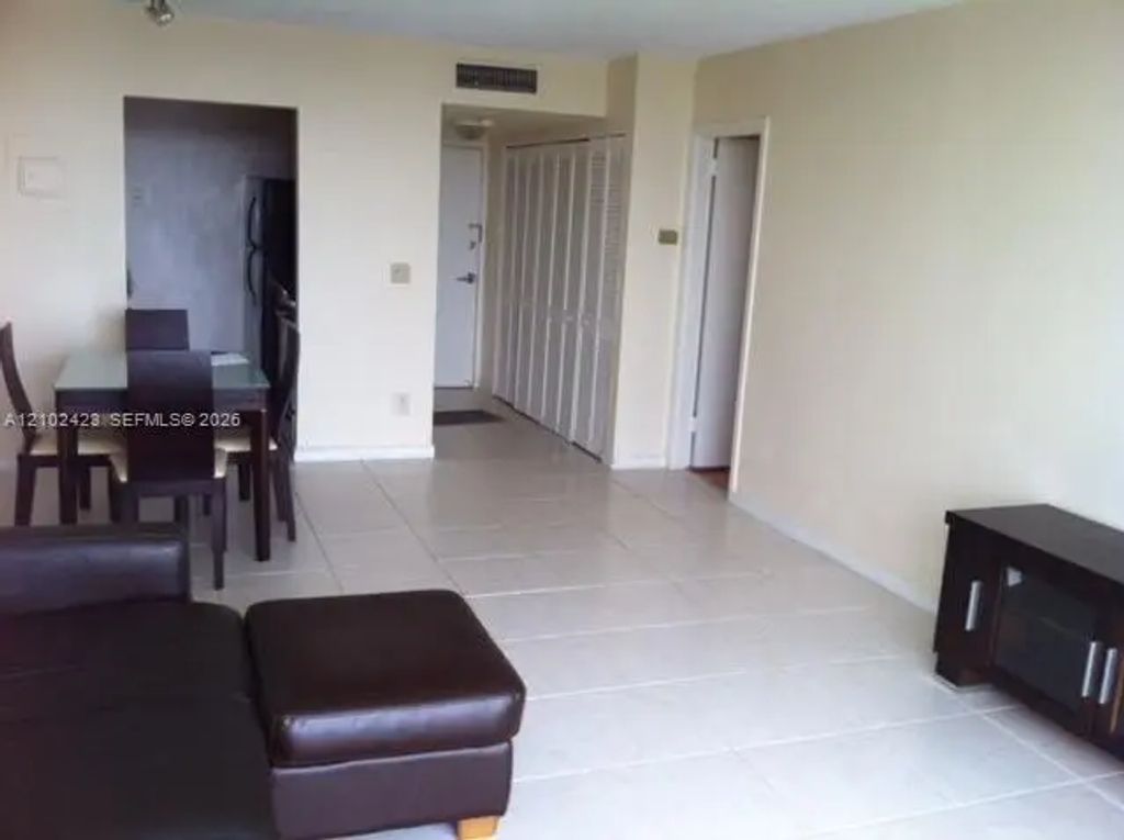 2020 Ne 135th Street #809, North Miami