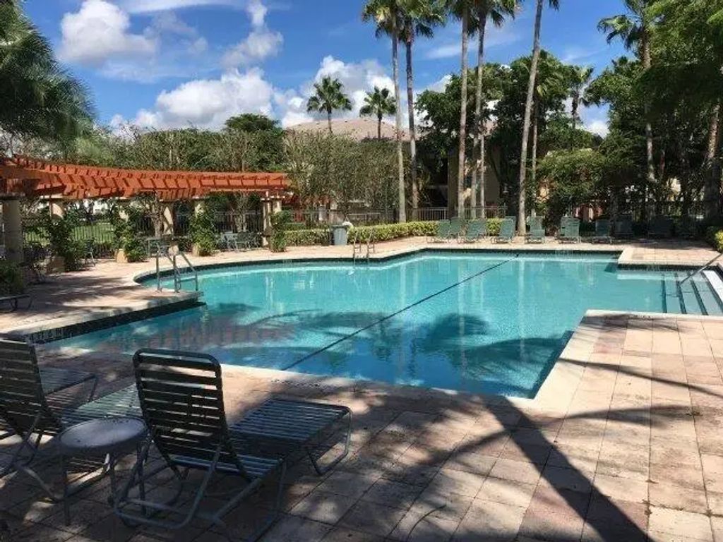 4163 N Haverhill Road #1211, West Palm Beach
