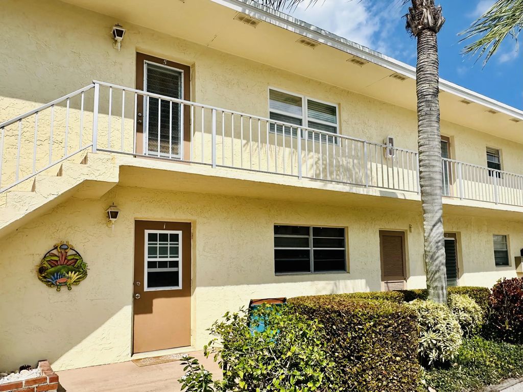 2950 Se Ocean Boulevard #130-6, Stuart