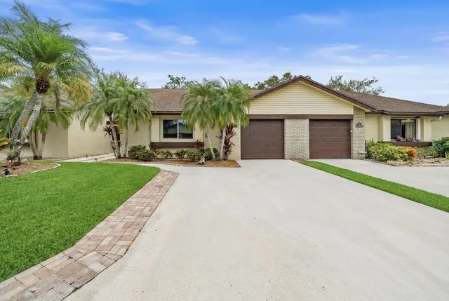 137 Meander Circle, Royal Palm Beach