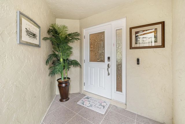 3 of 24 - 137 Meander Circle, Royal Palm Beach, FL