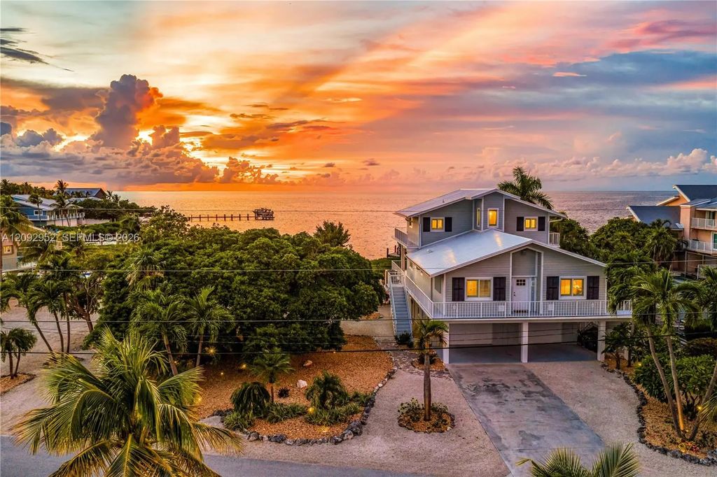 355 Stirrup Key Boulevard, Marathon