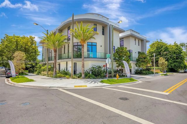 2 of 23 - 2694 Sw 25th Avenue #2694, Miami, FL