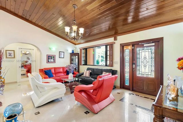 5 of 33 - 348 Ne 118th Street, Miami, FL