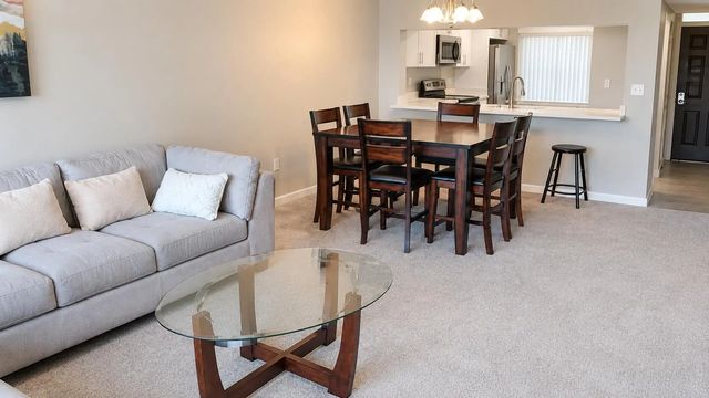 5 of 9 - 3050 Presidential Way #206, West Palm Beach, FL