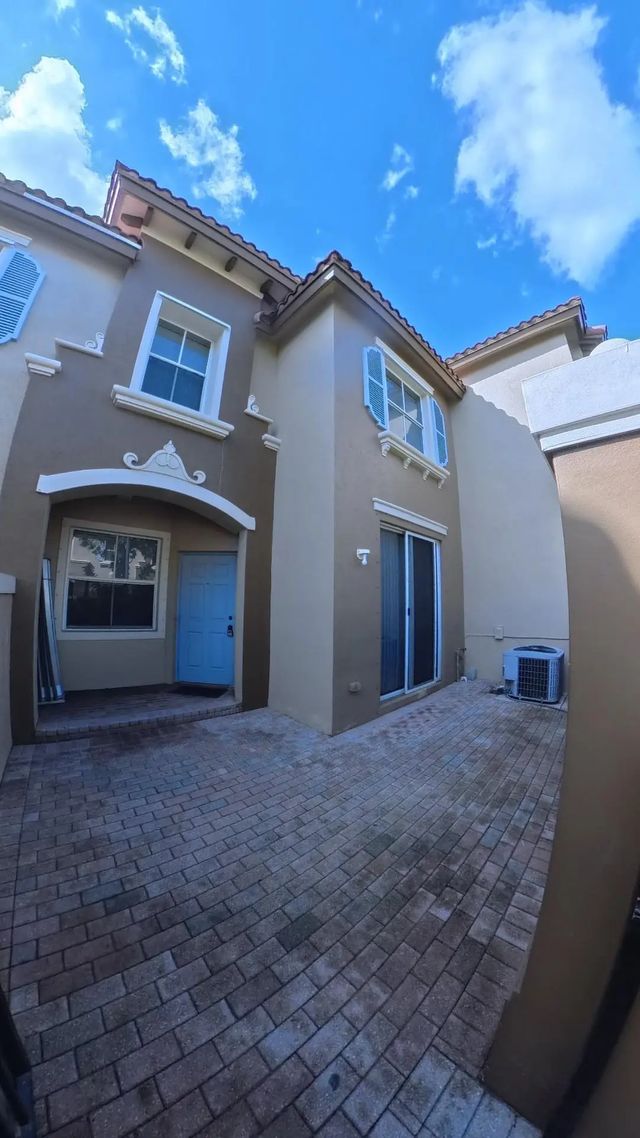 4 of 31 - 6515 Diamond Springs Terrace #2409, West Palm Beach, FL