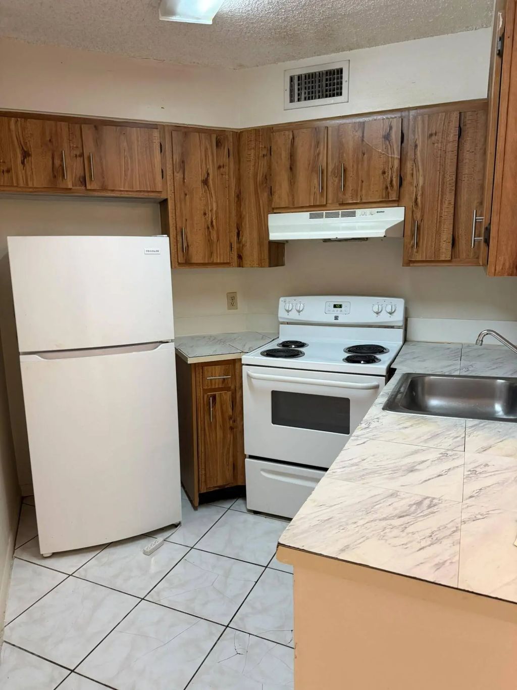 216 Lake Pointe Drive #222, Oakland Park
