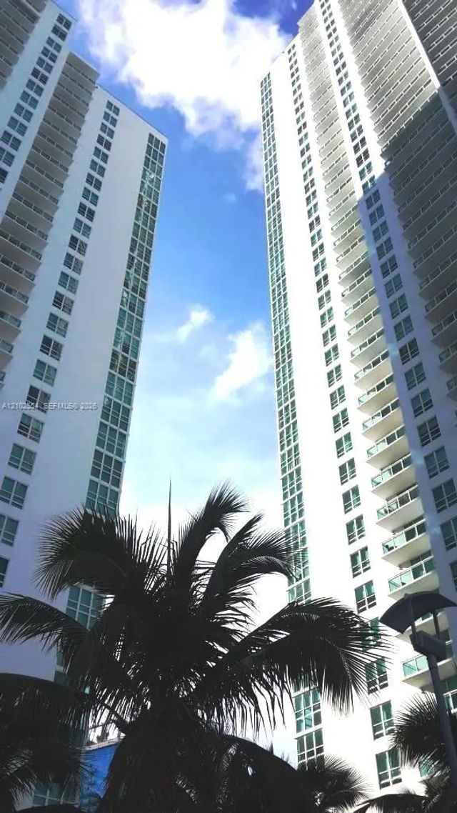 2 of 5 - 950 Brickell Bay Drive #4005, Miami, FL