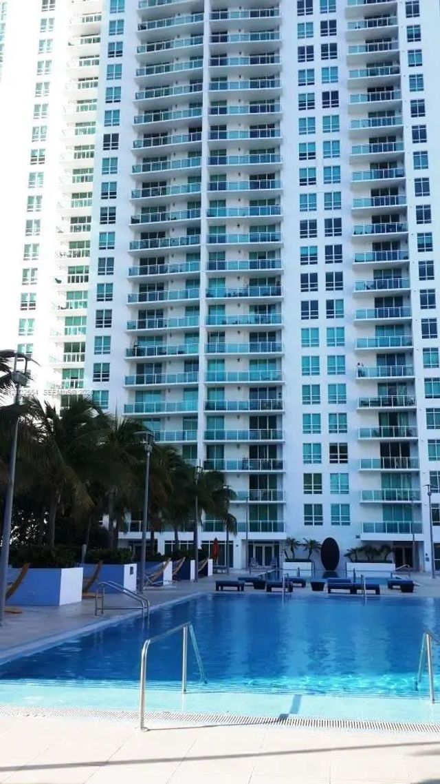 5 of 5 - 950 Brickell Bay Drive #4005, Miami, FL