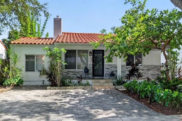 2543 Sw 15th Street, Miami