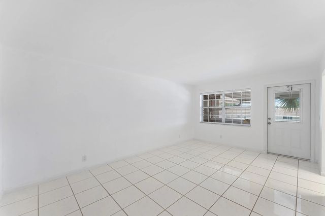 4 of 29 - 2050 Ne 39th Street #e307, Lighthouse Point, FL