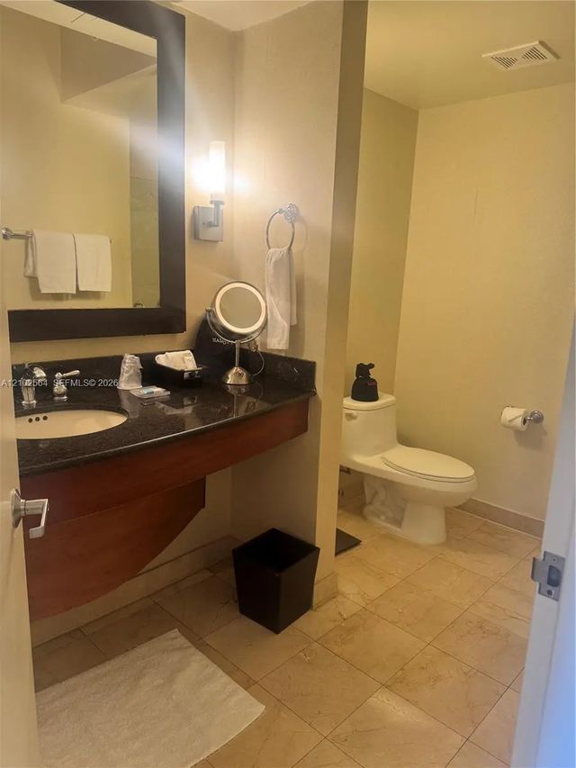 5 of 31 - 18001 Collins Avenue #808, Sunny Isles Beach, FL