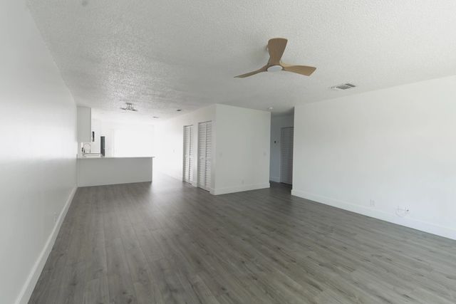 5 of 29 - 4846 Orleans Court #b, West Palm Beach, FL