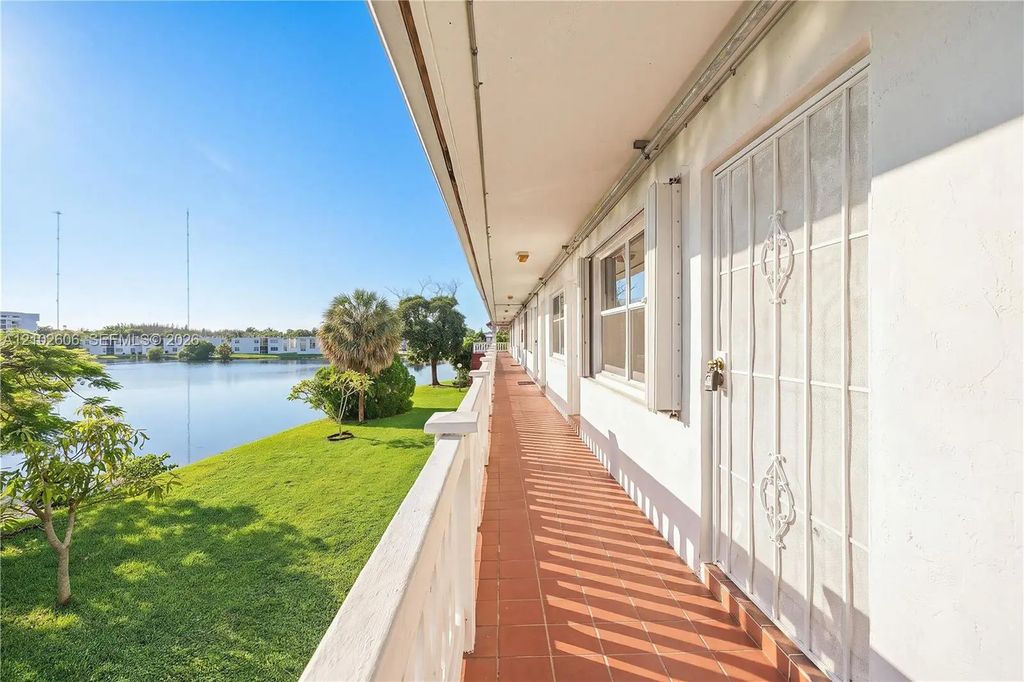 65 Ne 202nd Terrace #q27, Miami Gardens