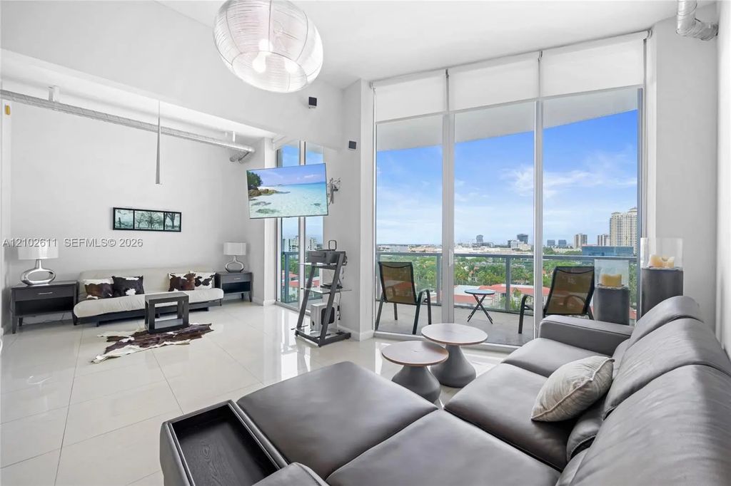 3029 Ne 188th Street #919, Aventura
