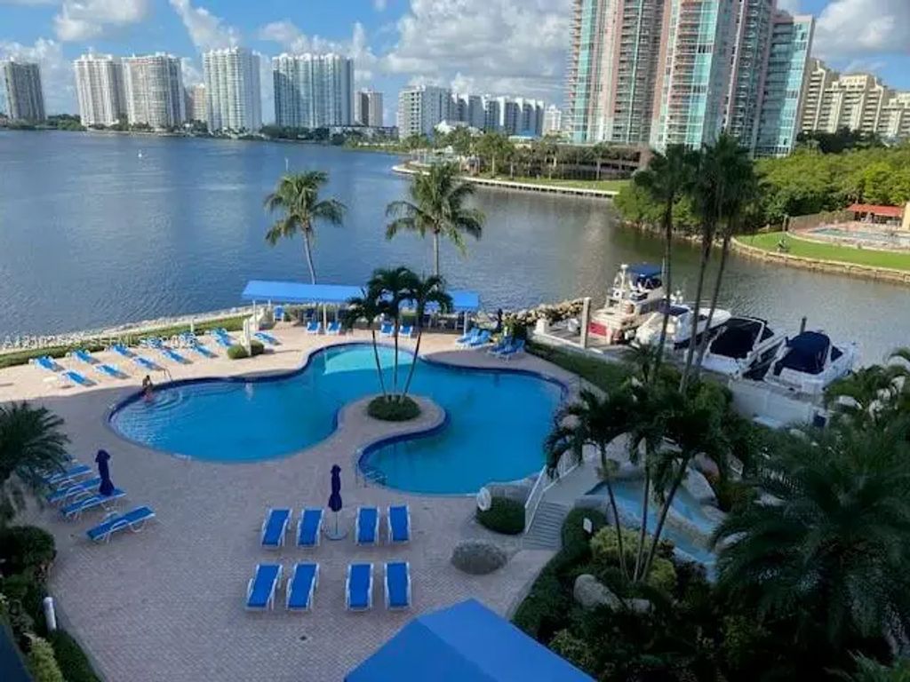 3530 Mystic Pointe Drive #2703, Aventura