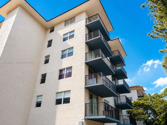 2 of 18 - 12590 Ne 16th Avenue #303, North Miami, FL