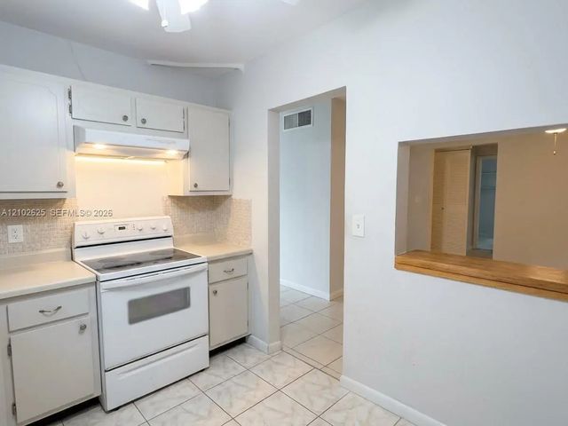 5 of 18 - 12590 Ne 16th Avenue #303, North Miami, FL