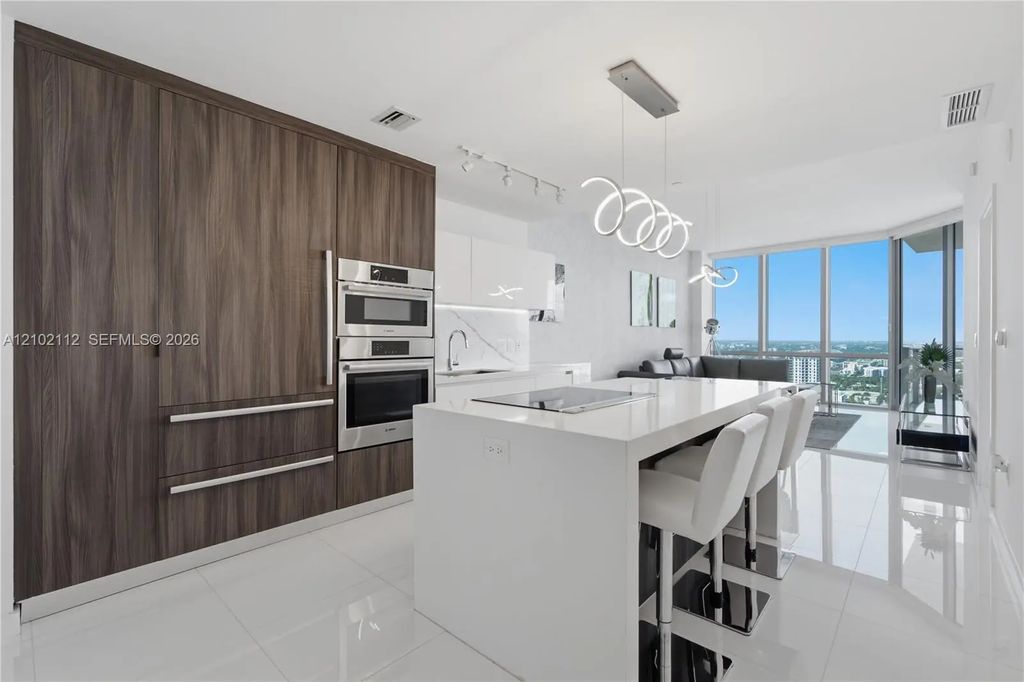 851 Ne 1st Avenue #3906, Miami